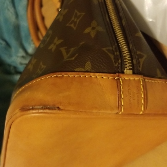 Louis Vuitton Monogram Alma PM - Picture 6 of 14